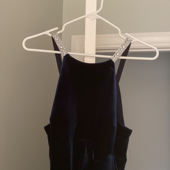 Elegant evening gown!  Navy blue velvet! - Picture 2 of 8